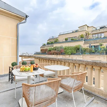 De Luxe Avec Terrasse Sur Les Champs Elysées *