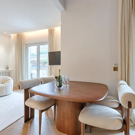 Appartamento De Luxe Avec Terrasse Sur Les Champs Elysées